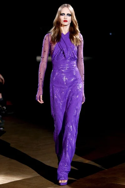 Look 19